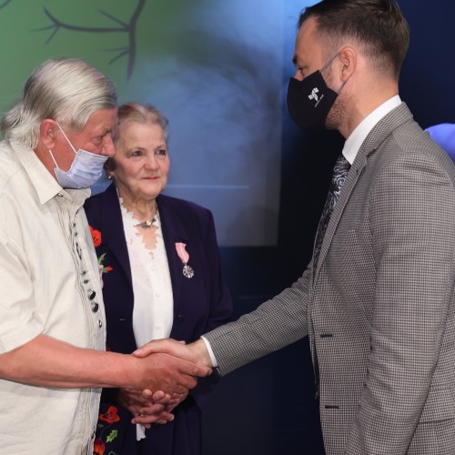 Złote i diamentowe gody 2021. Wręczono medale za długoletnie pożycie małżeńskie