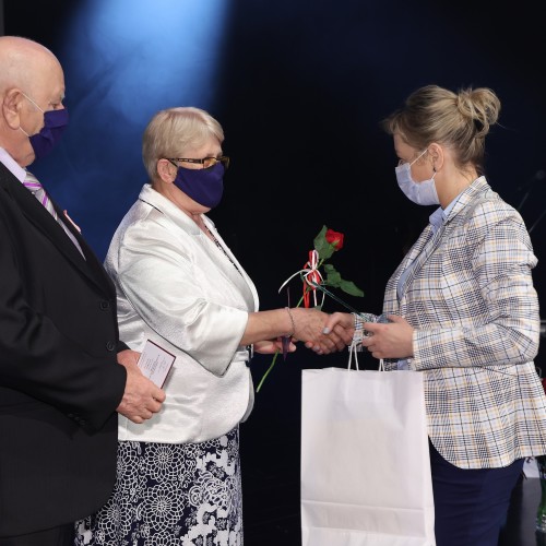 Złote i diamentowe gody 2021. Wręczono medale za długoletnie pożycie małżeńskie