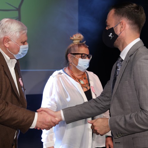 Złote i diamentowe gody 2021. Wręczono medale za długoletnie pożycie małżeńskie