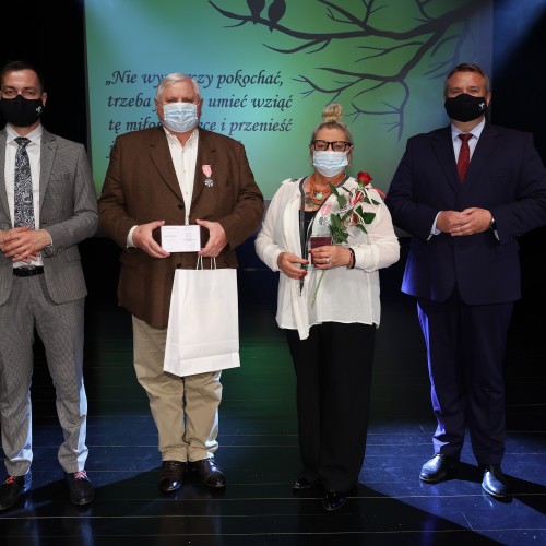 Złote i diamentowe gody 2021. Wręczono medale za długoletnie pożycie małżeńskie