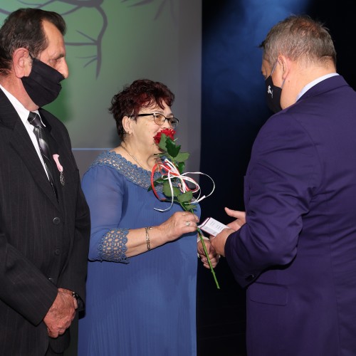 Złote i diamentowe gody 2021. Wręczono medale za długoletnie pożycie małżeńskie