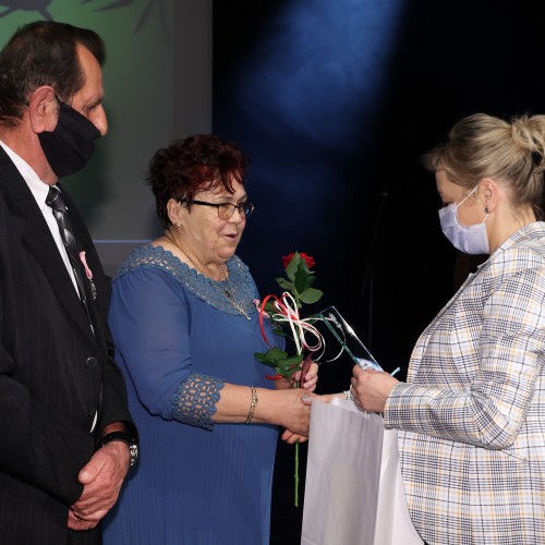 Złote i diamentowe gody 2021. Wręczono medale za długoletnie pożycie małżeńskie